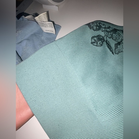 Athleta workout cropped tanktop - Picture 5 of 5